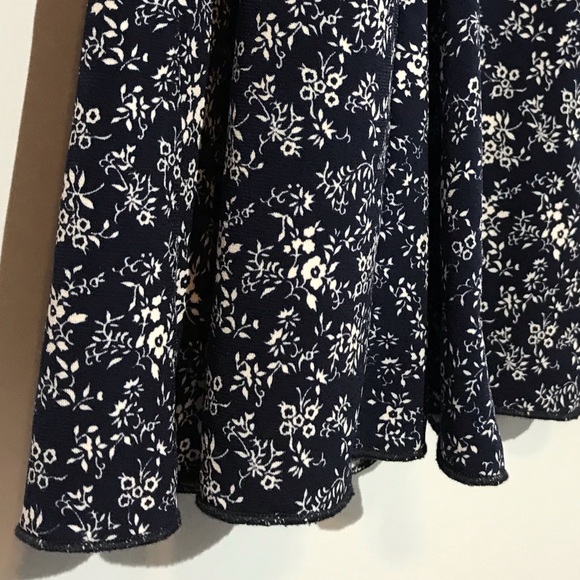 2 for $20 Marie Claire Floral Blue and White Dress. X-LARGE - Picture 5 of 9